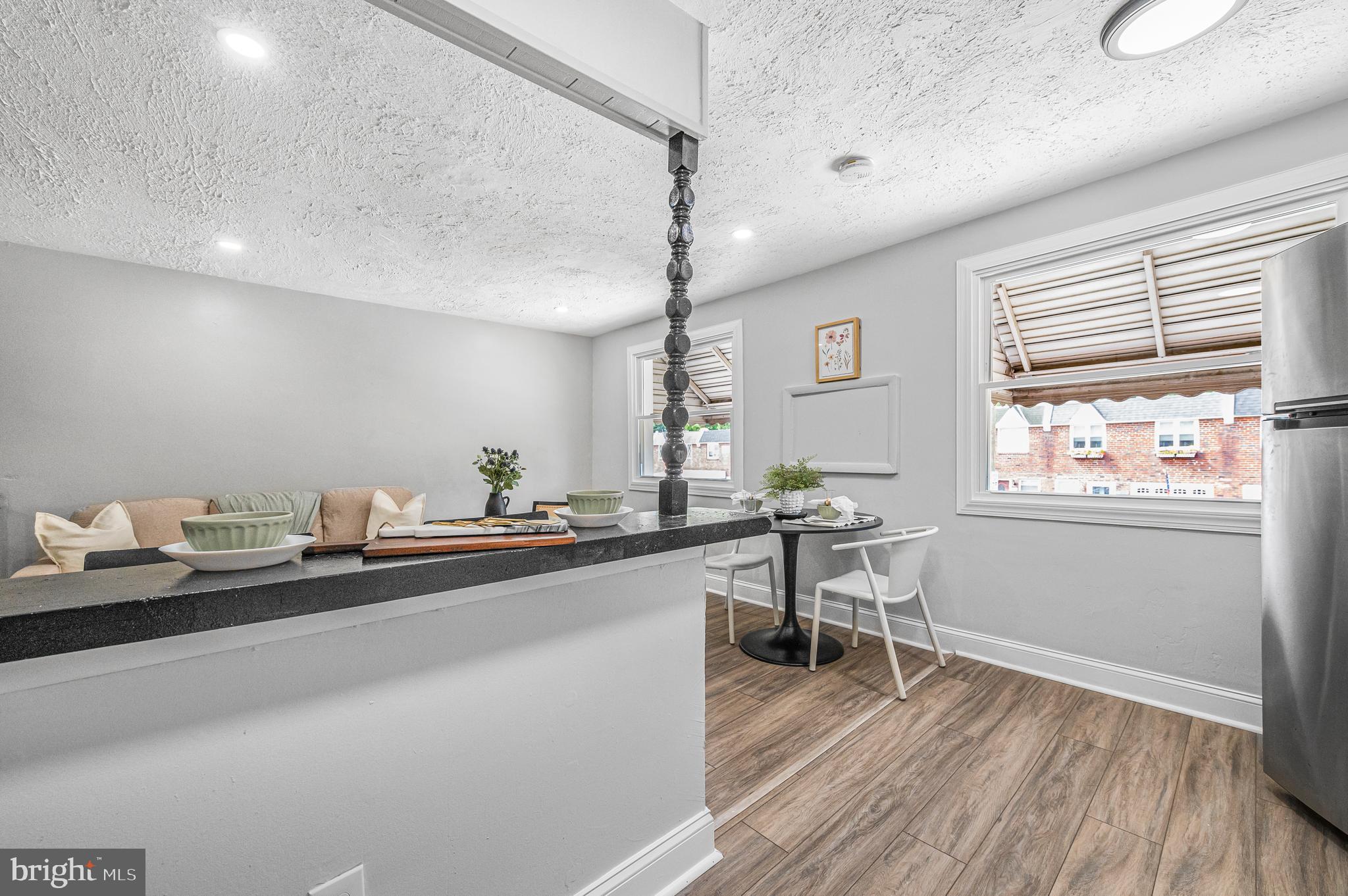 COUNTRY LANE - Residential