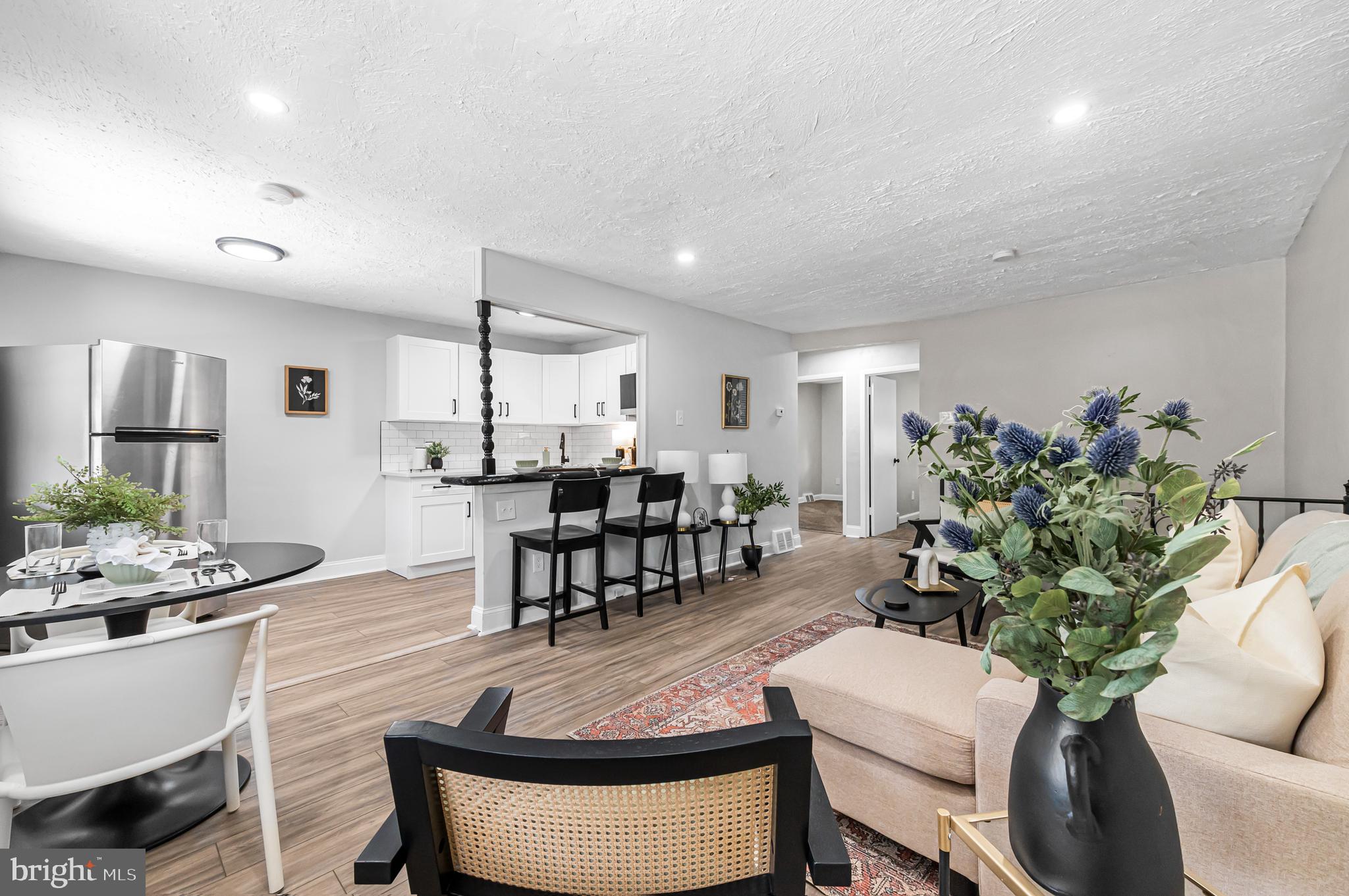 COUNTRY LANE - Residential