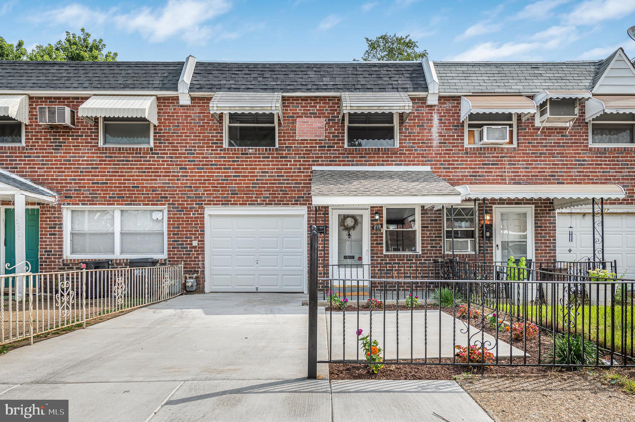 COUNTRY LANE - Residential
