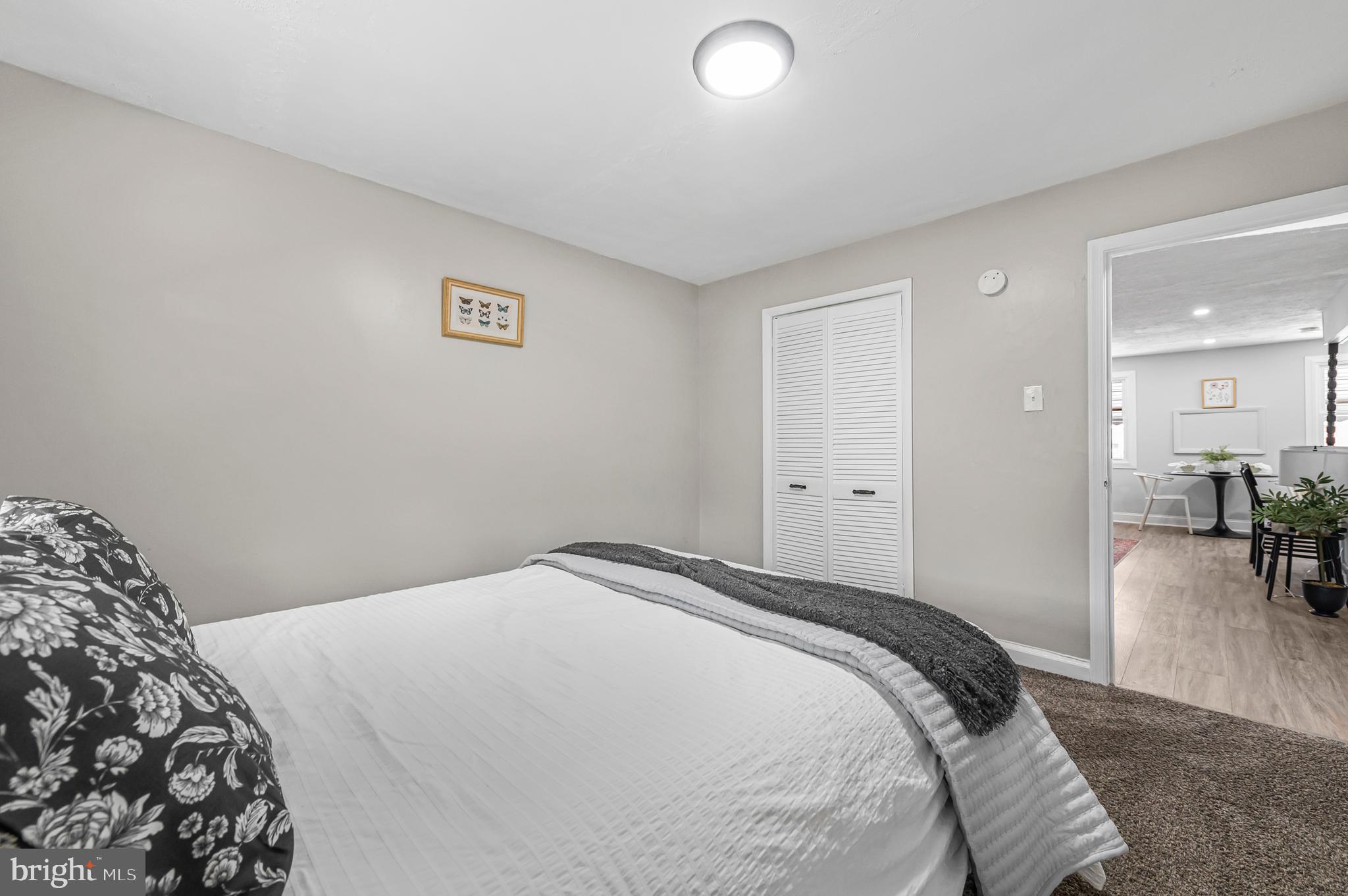 COUNTRY LANE - Residential