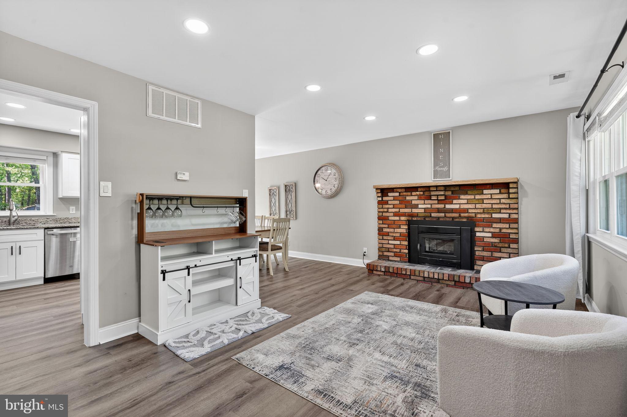 206 MAPLE DRIVE
