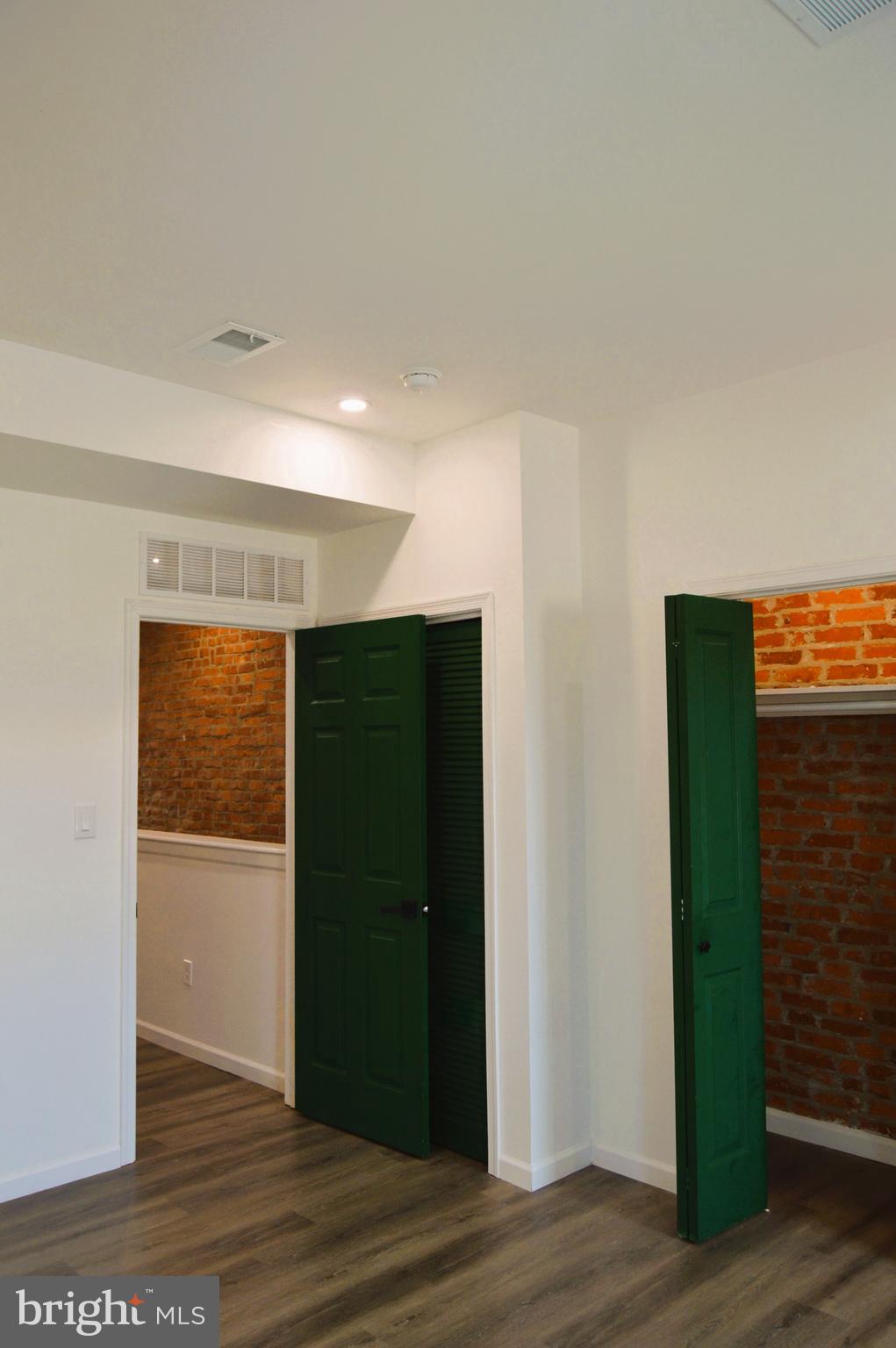 WEST OAK LANE - Residential Lease