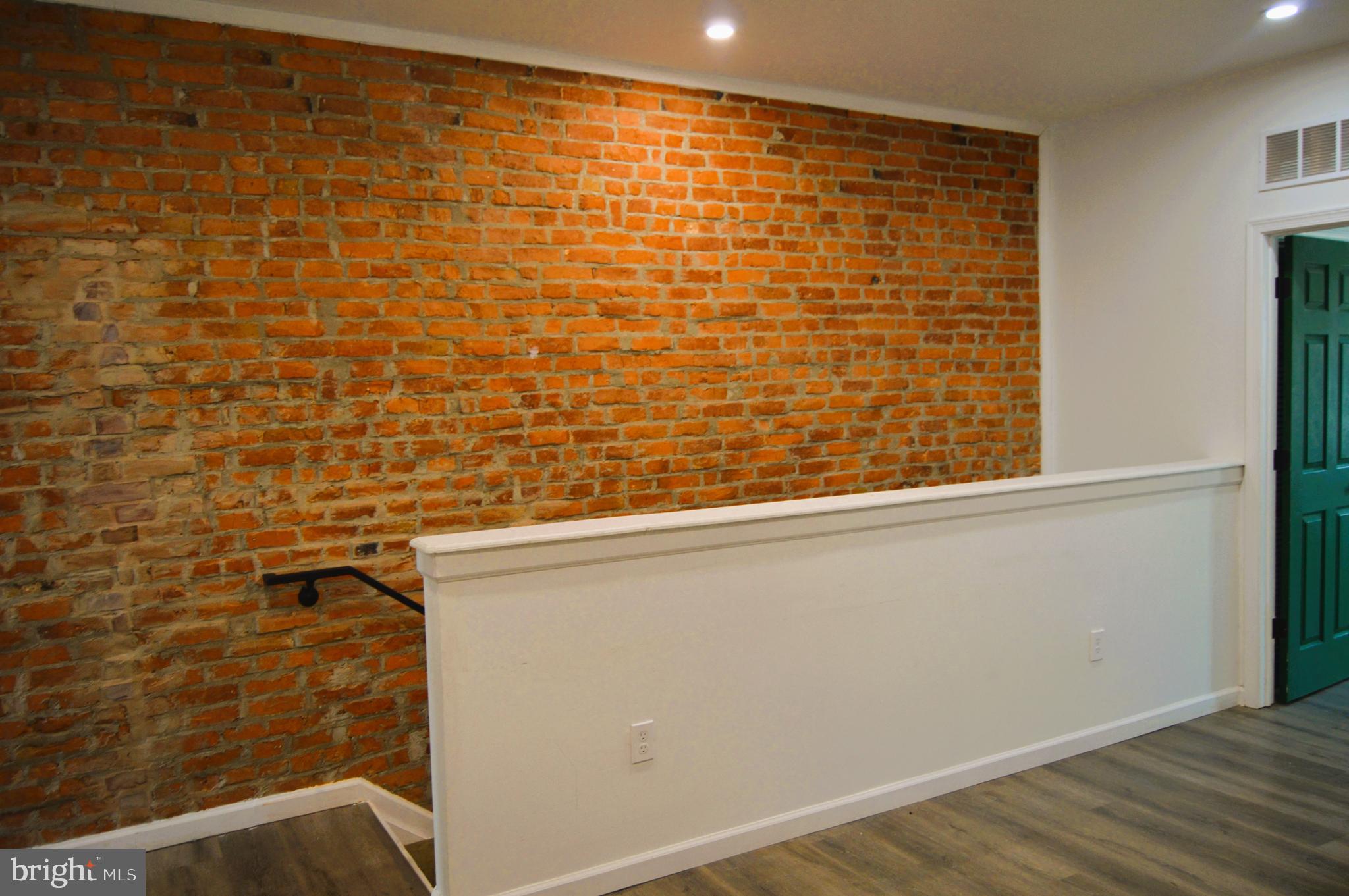 WEST OAK LANE - Residential Lease