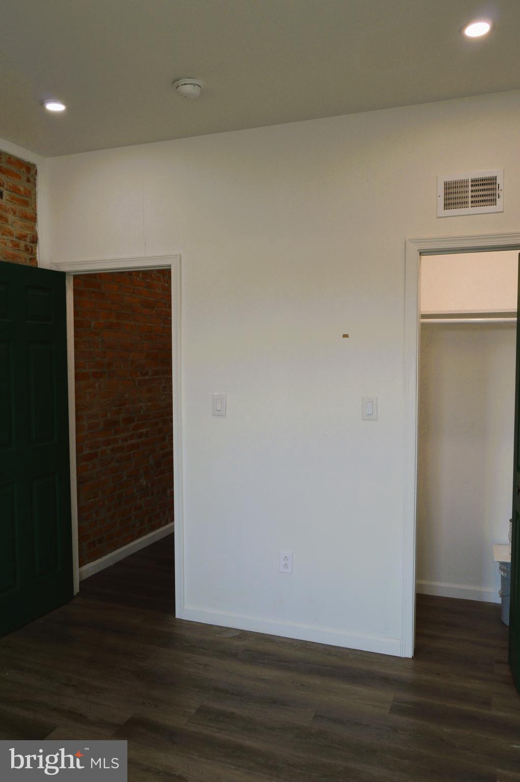 WEST OAK LANE - Residential Lease