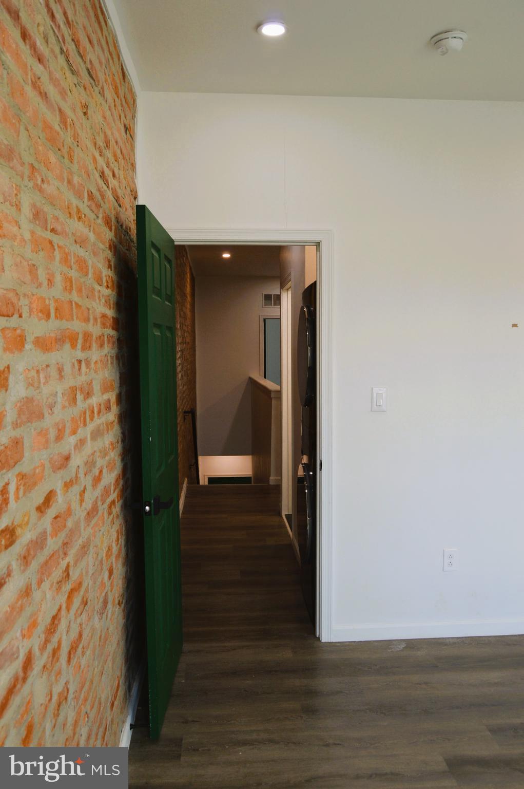 WEST OAK LANE - Residential Lease