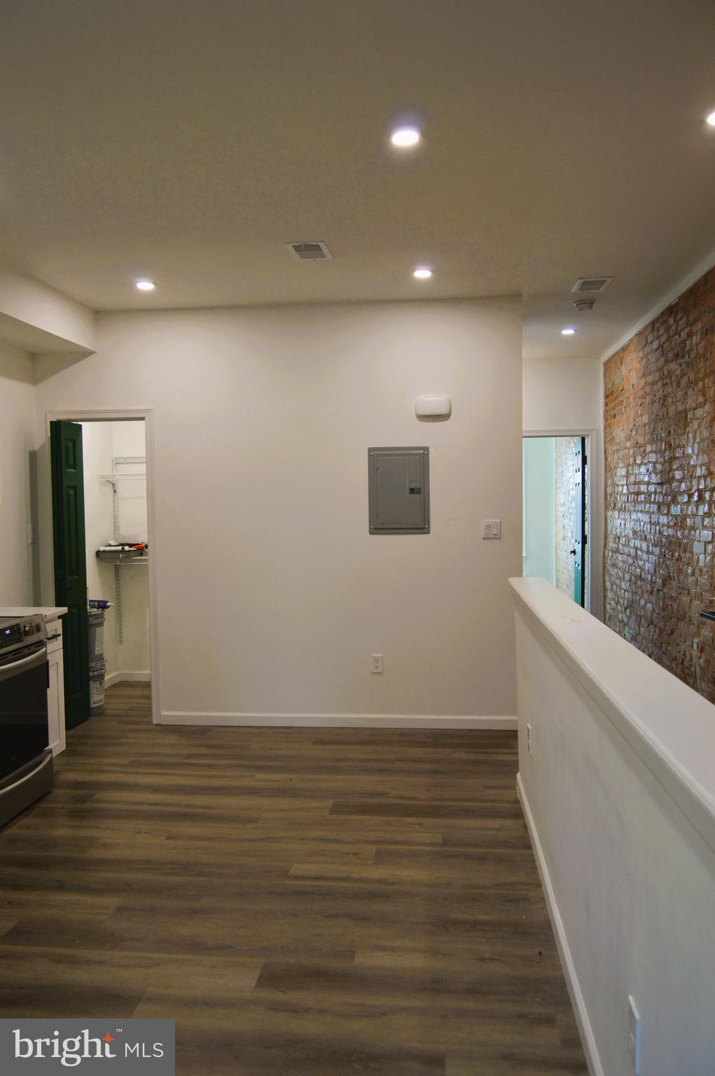 WEST OAK LANE - Residential Lease