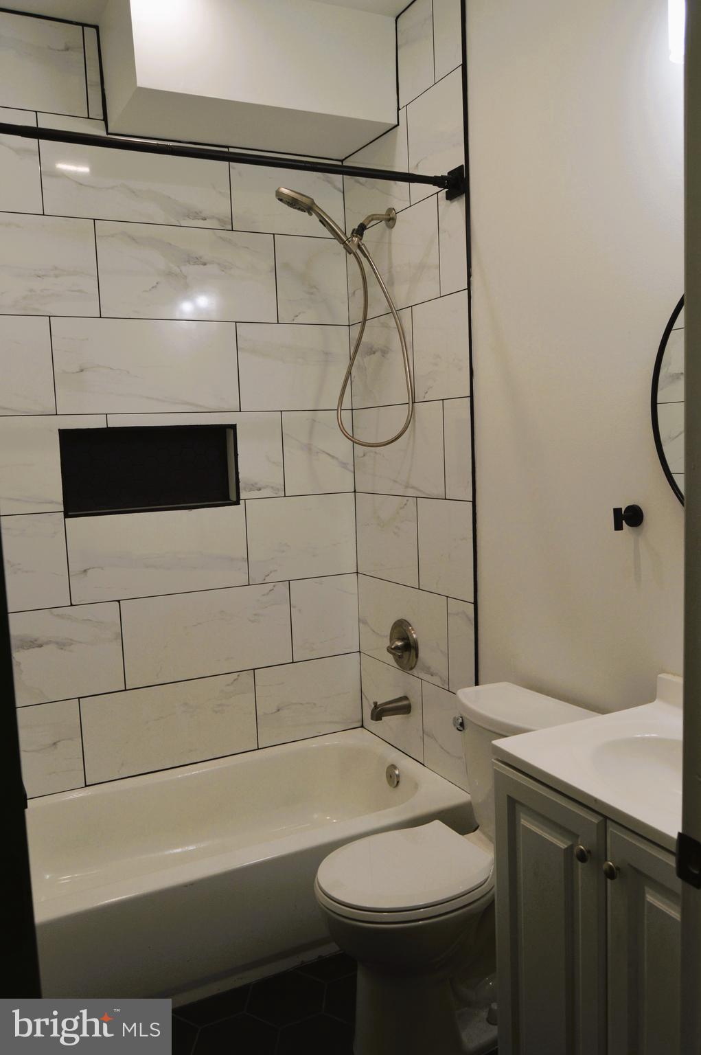 WEST OAK LANE - Residential Lease