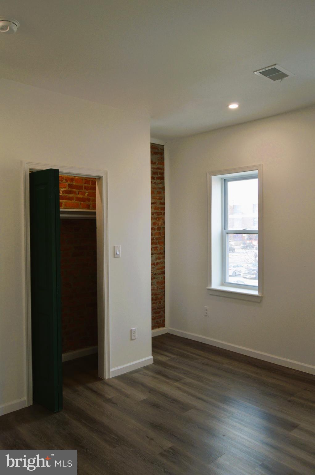 WEST OAK LANE - Residential Lease