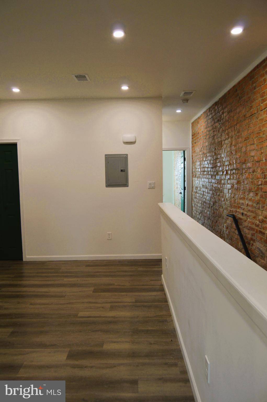 WEST OAK LANE - Residential Lease