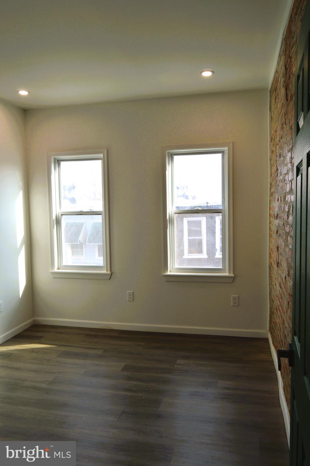 WEST OAK LANE - Residential Lease
