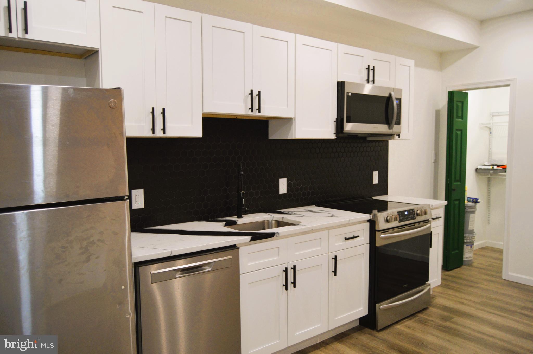 WEST OAK LANE - Residential Lease