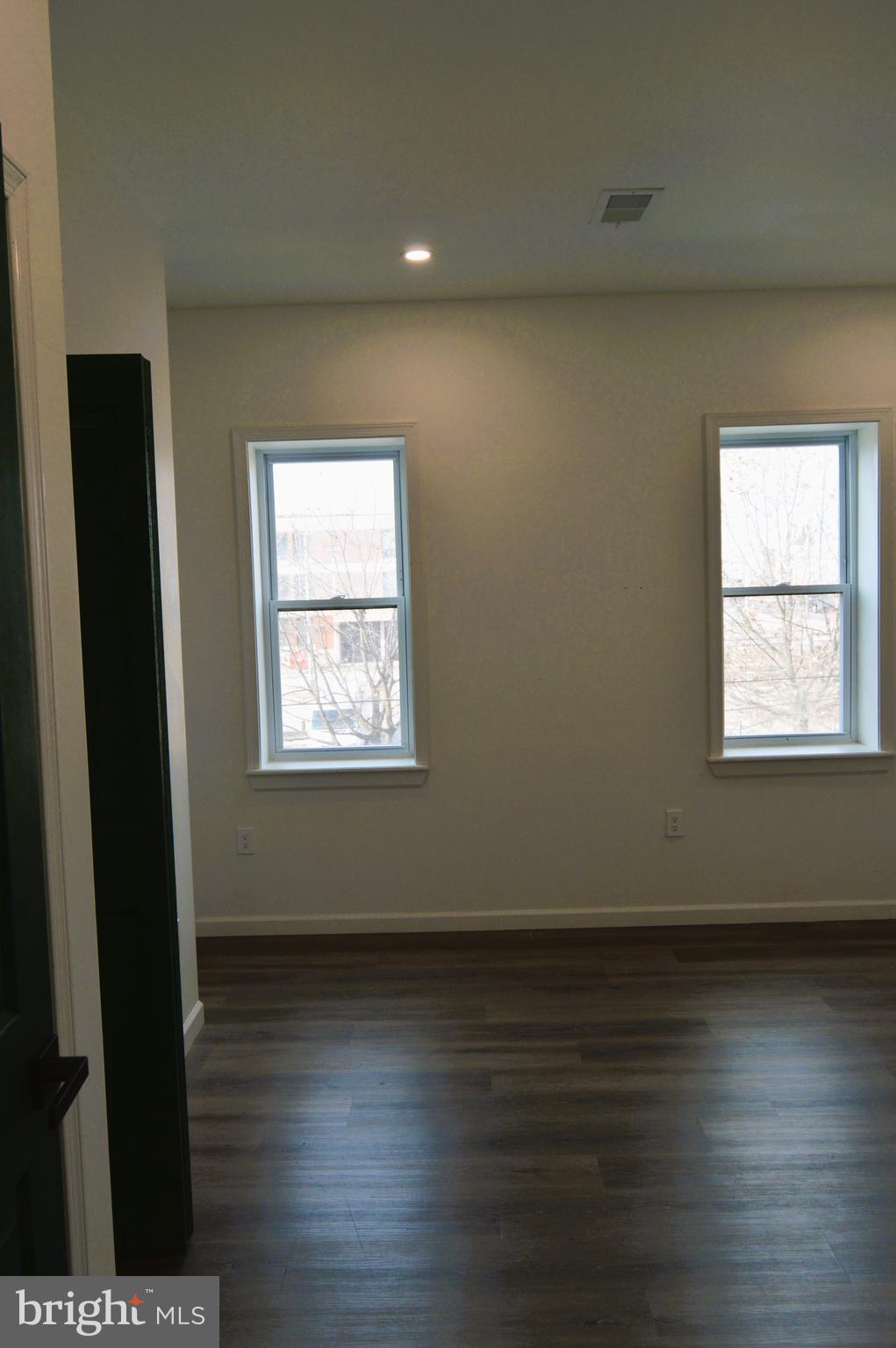 WEST OAK LANE - Residential Lease