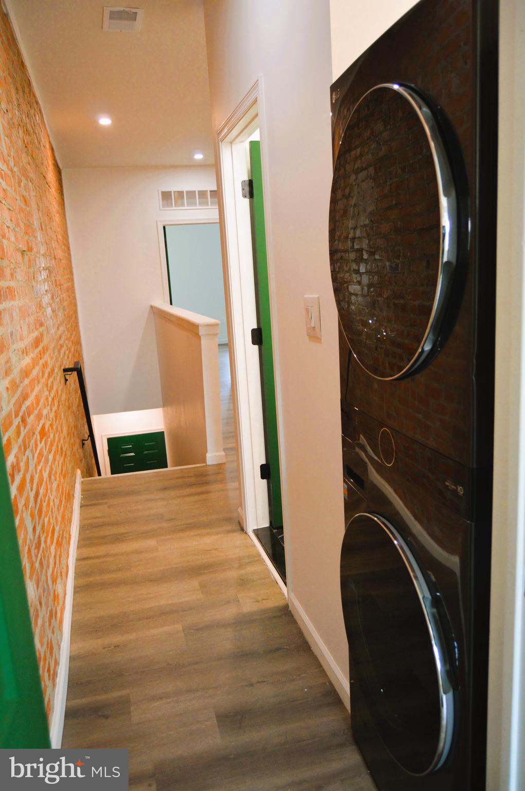 WEST OAK LANE - Residential Lease