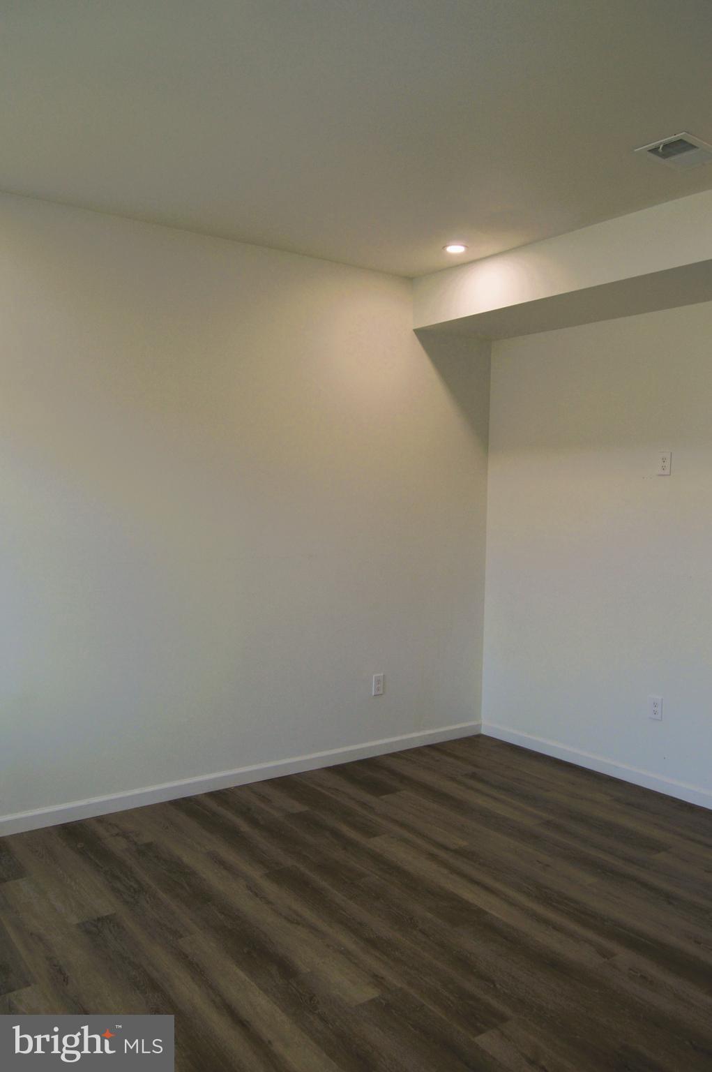 WEST OAK LANE - Residential Lease