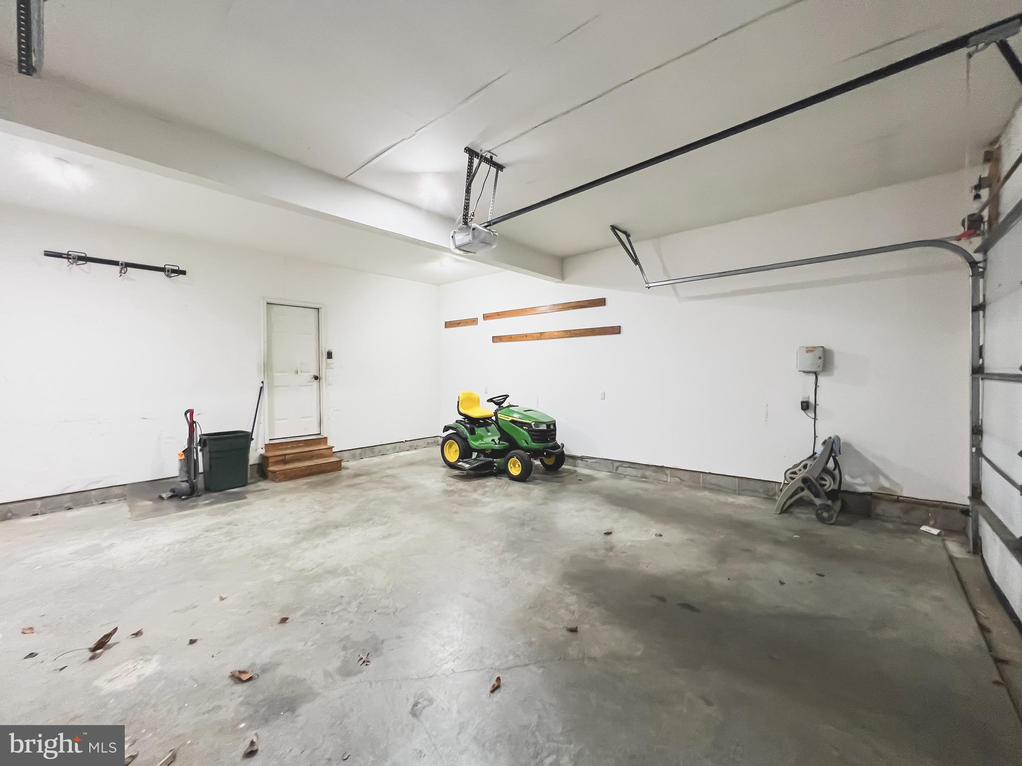 TOWN CREEK MANOR - Residential