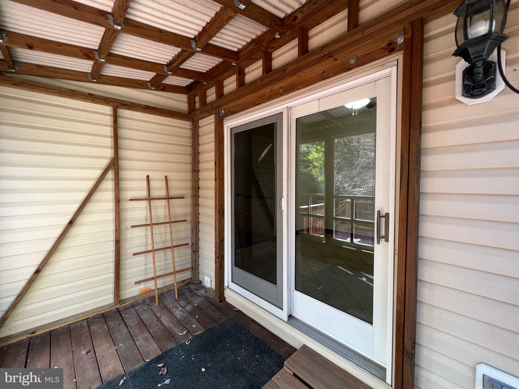 TOWN CREEK MANOR - Residential