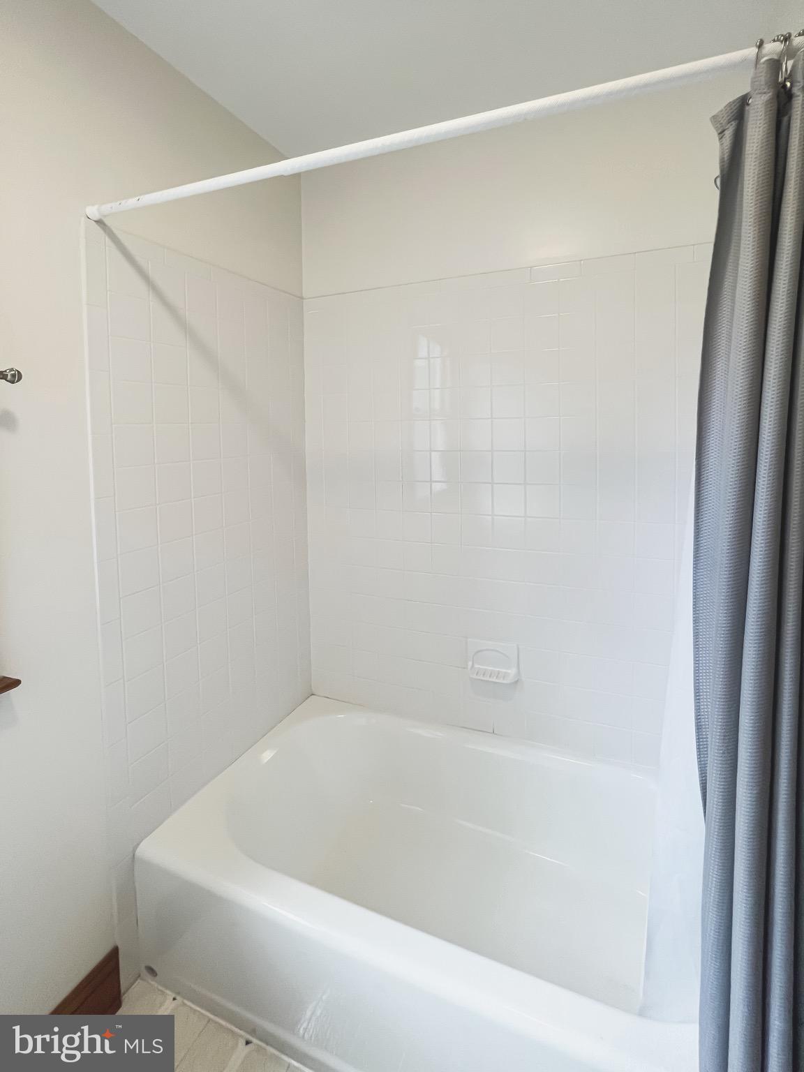 TOWN CREEK MANOR - Residential