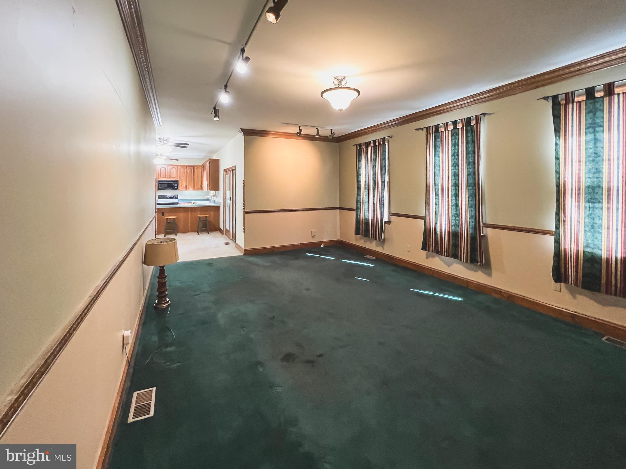 TOWN CREEK MANOR - Residential