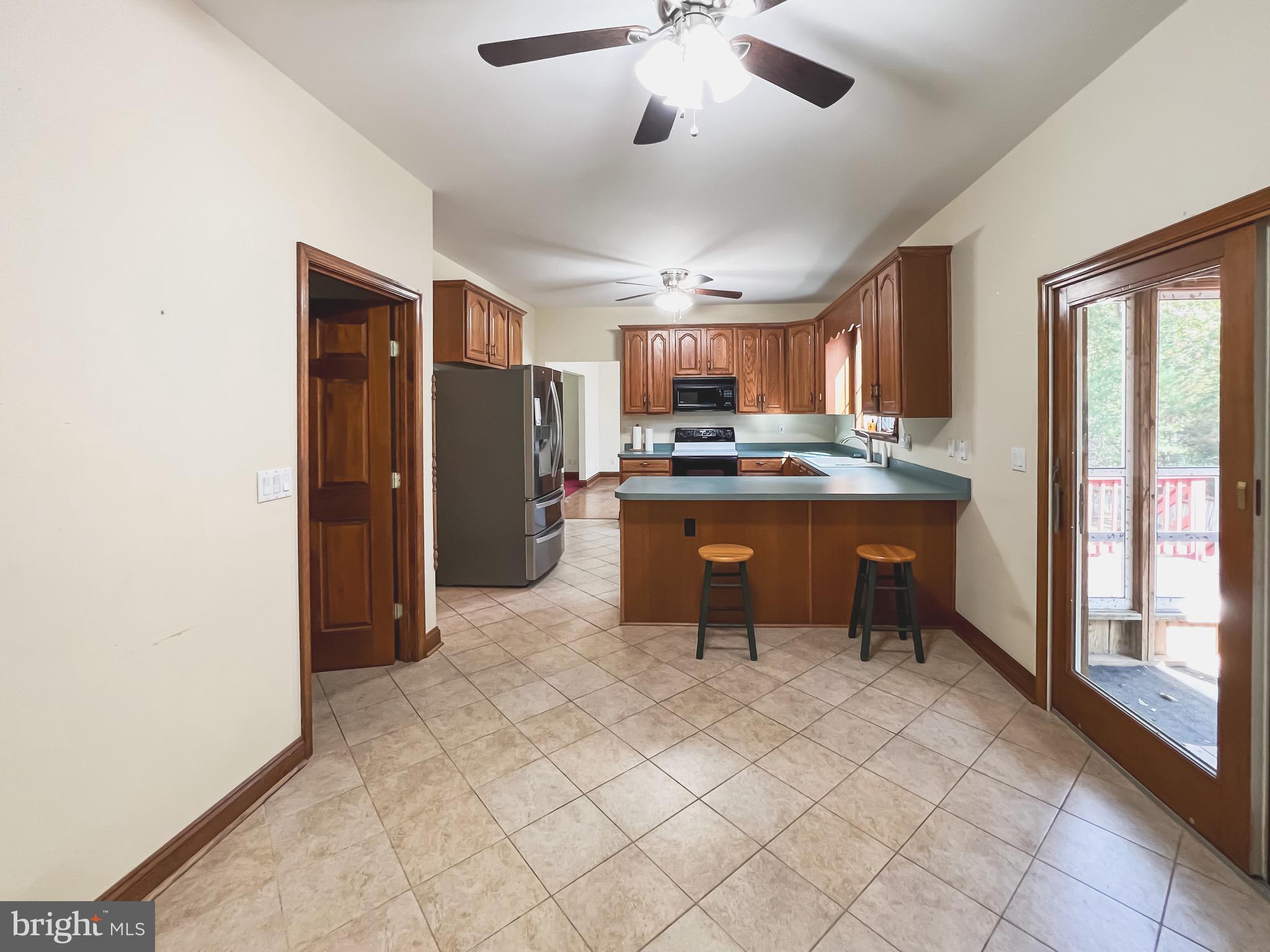 TOWN CREEK MANOR - Residential