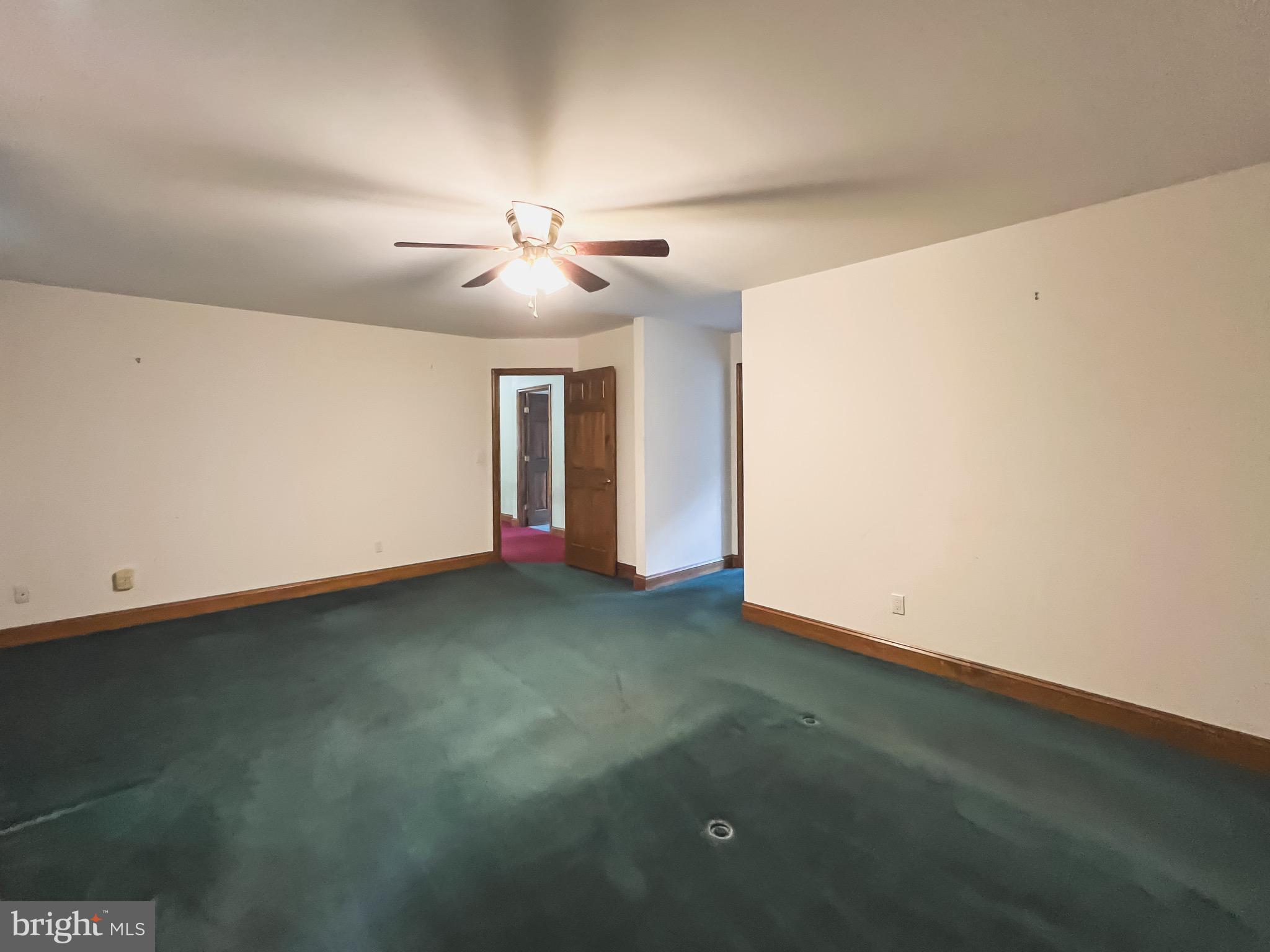 TOWN CREEK MANOR - Residential