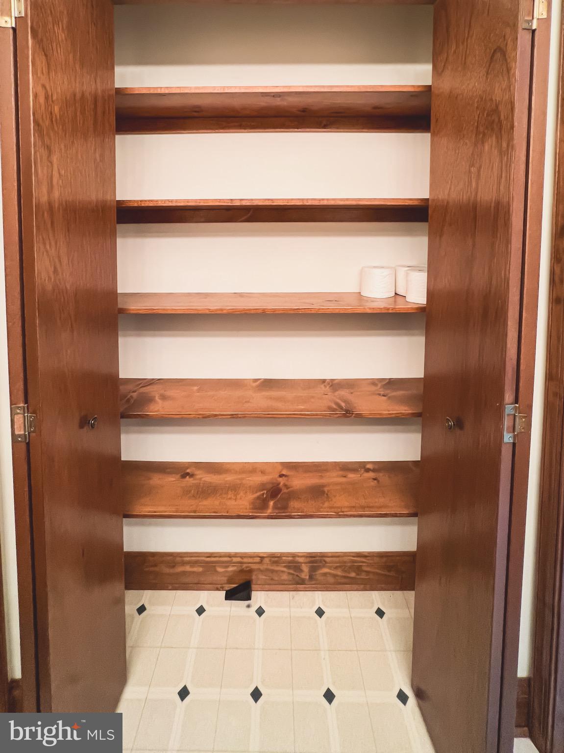 TOWN CREEK MANOR - Residential