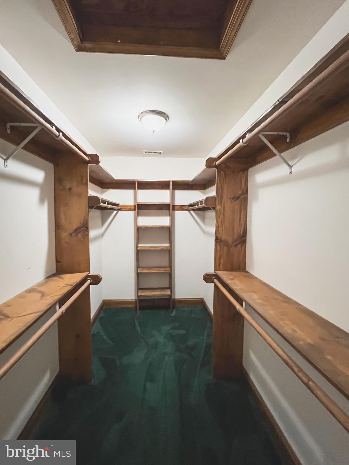 TOWN CREEK MANOR - Residential