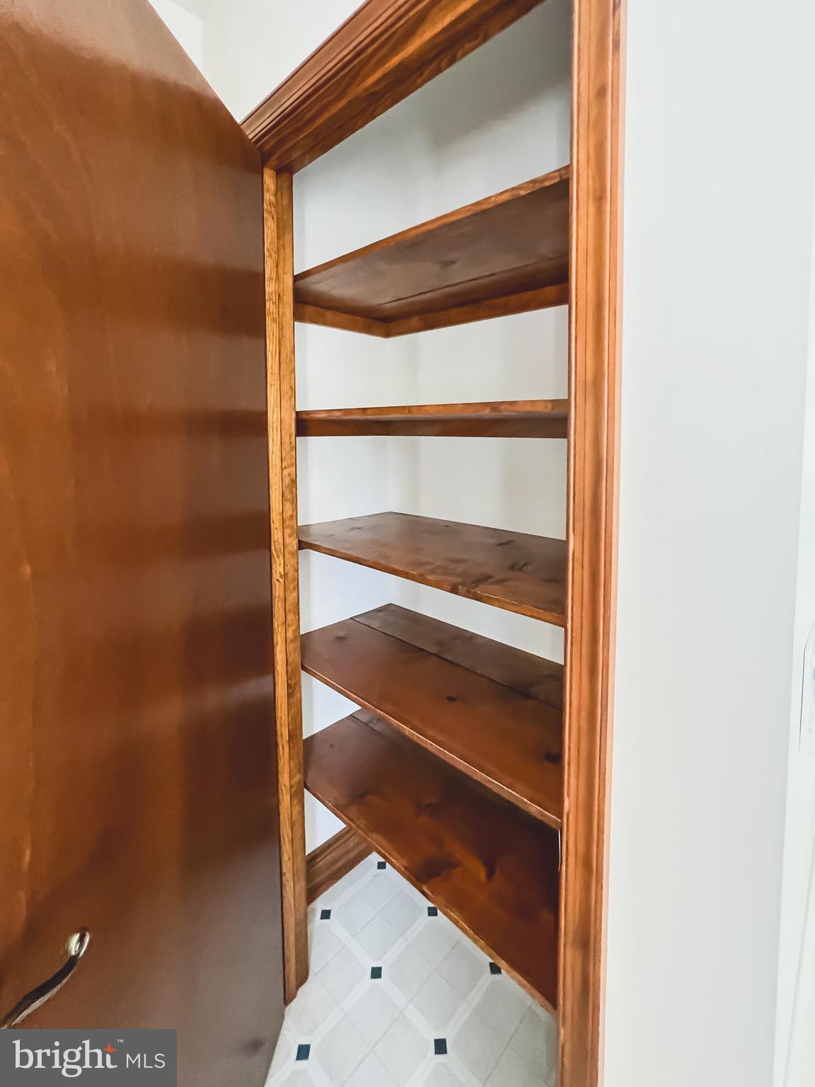 TOWN CREEK MANOR - Residential