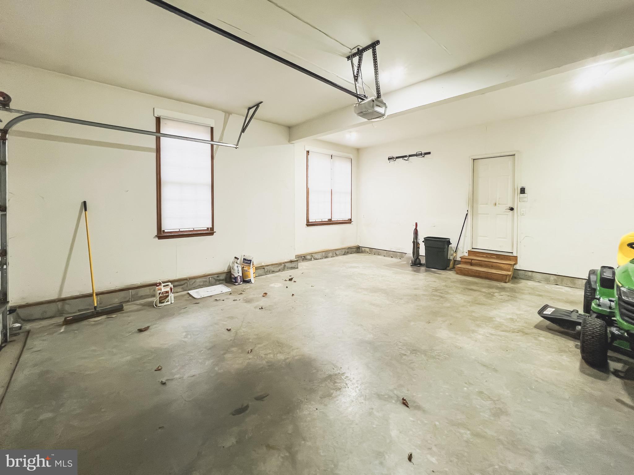 TOWN CREEK MANOR - Residential