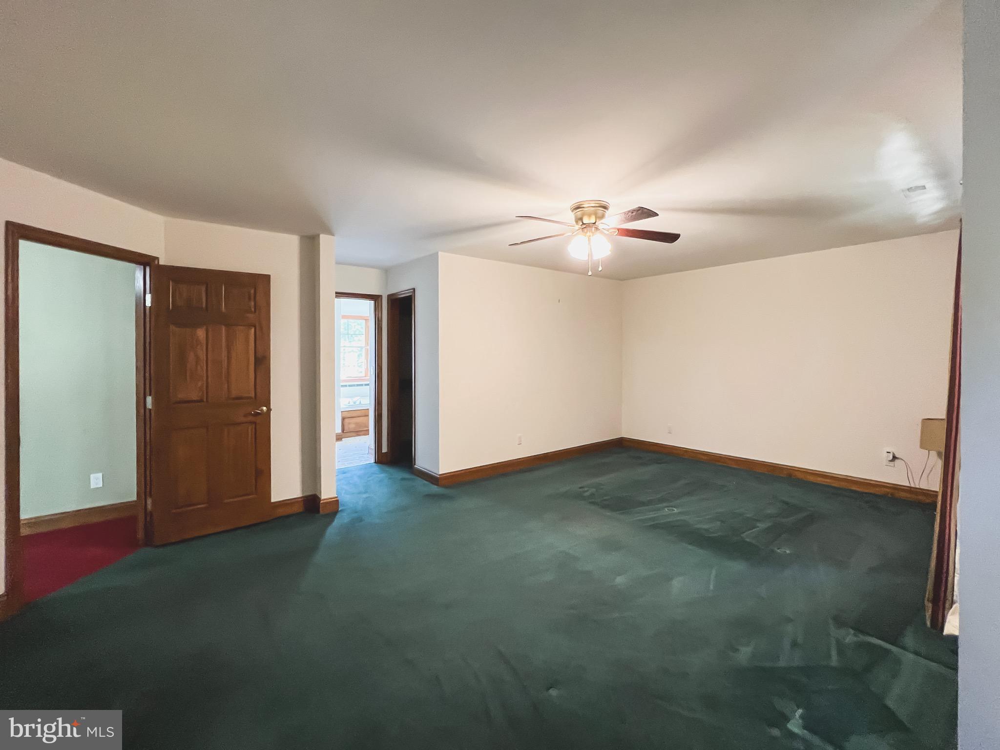 TOWN CREEK MANOR - Residential