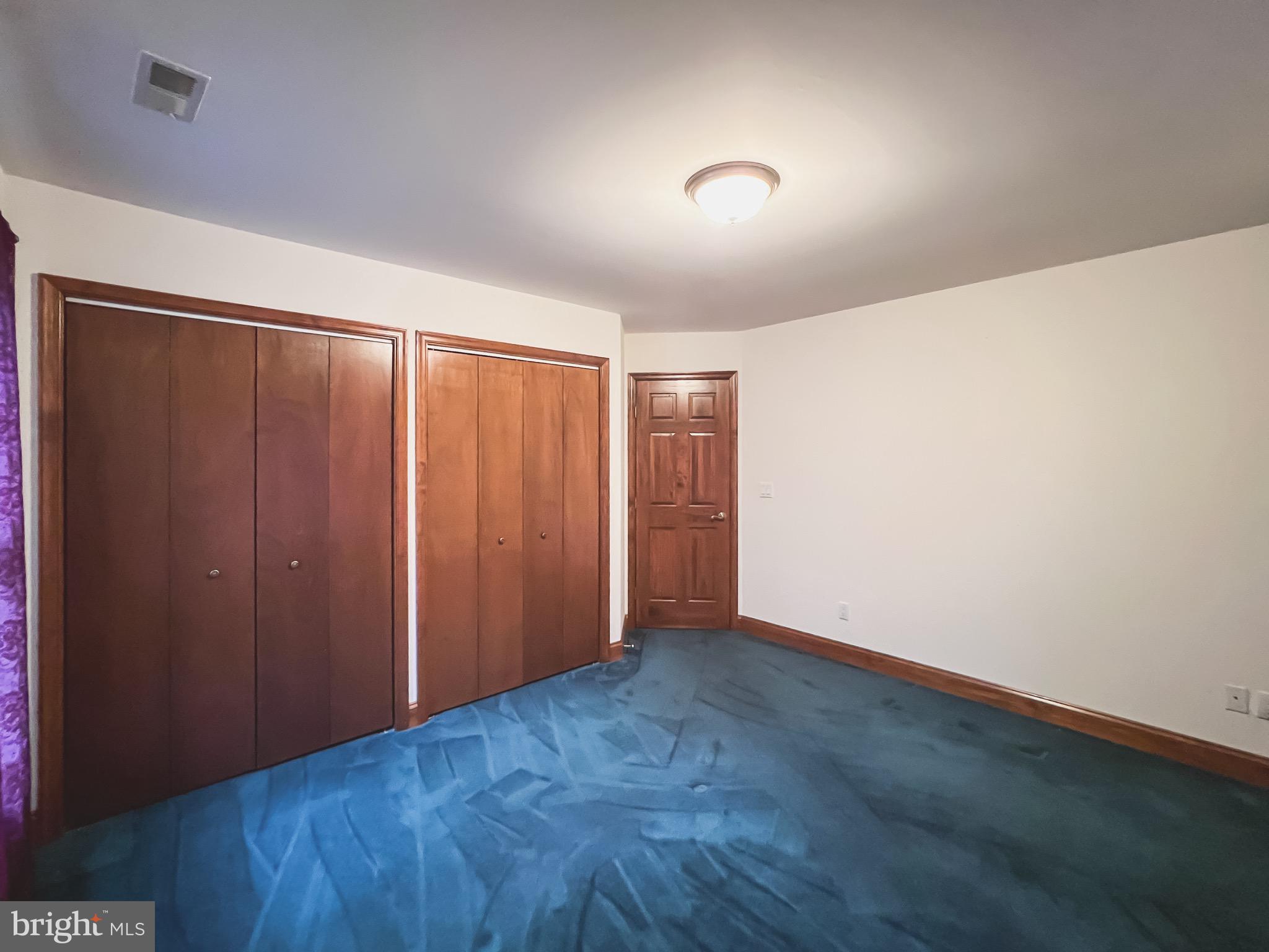 TOWN CREEK MANOR - Residential