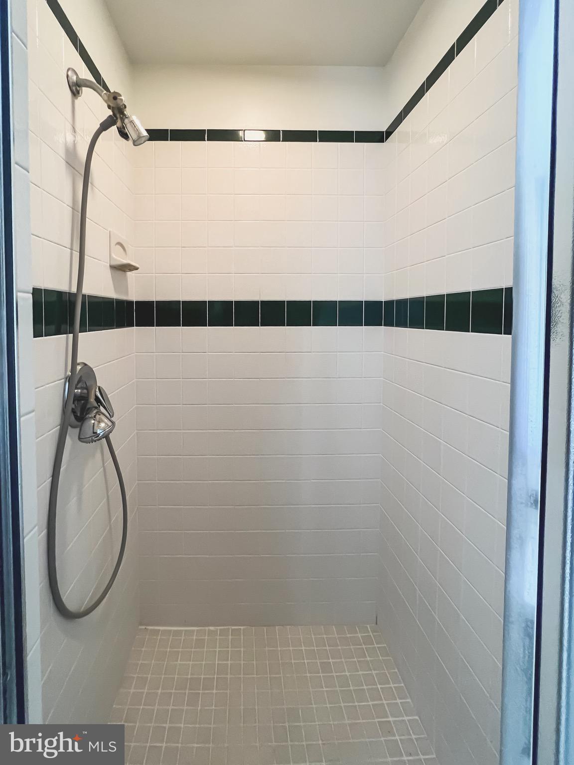 TOWN CREEK MANOR - Residential