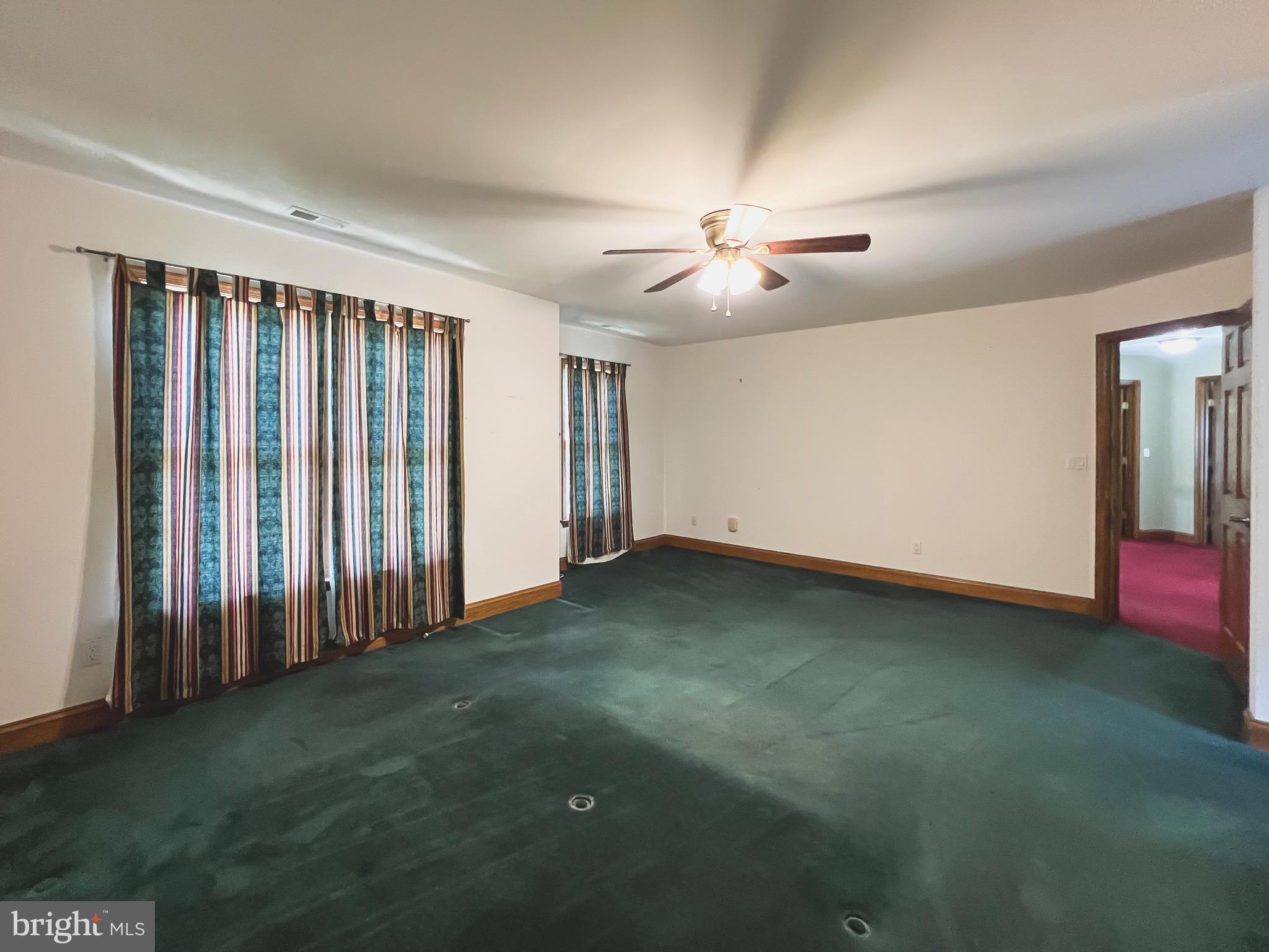 TOWN CREEK MANOR - Residential