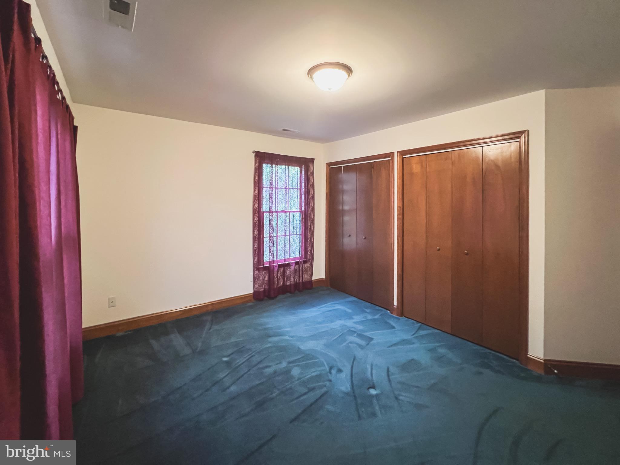 TOWN CREEK MANOR - Residential