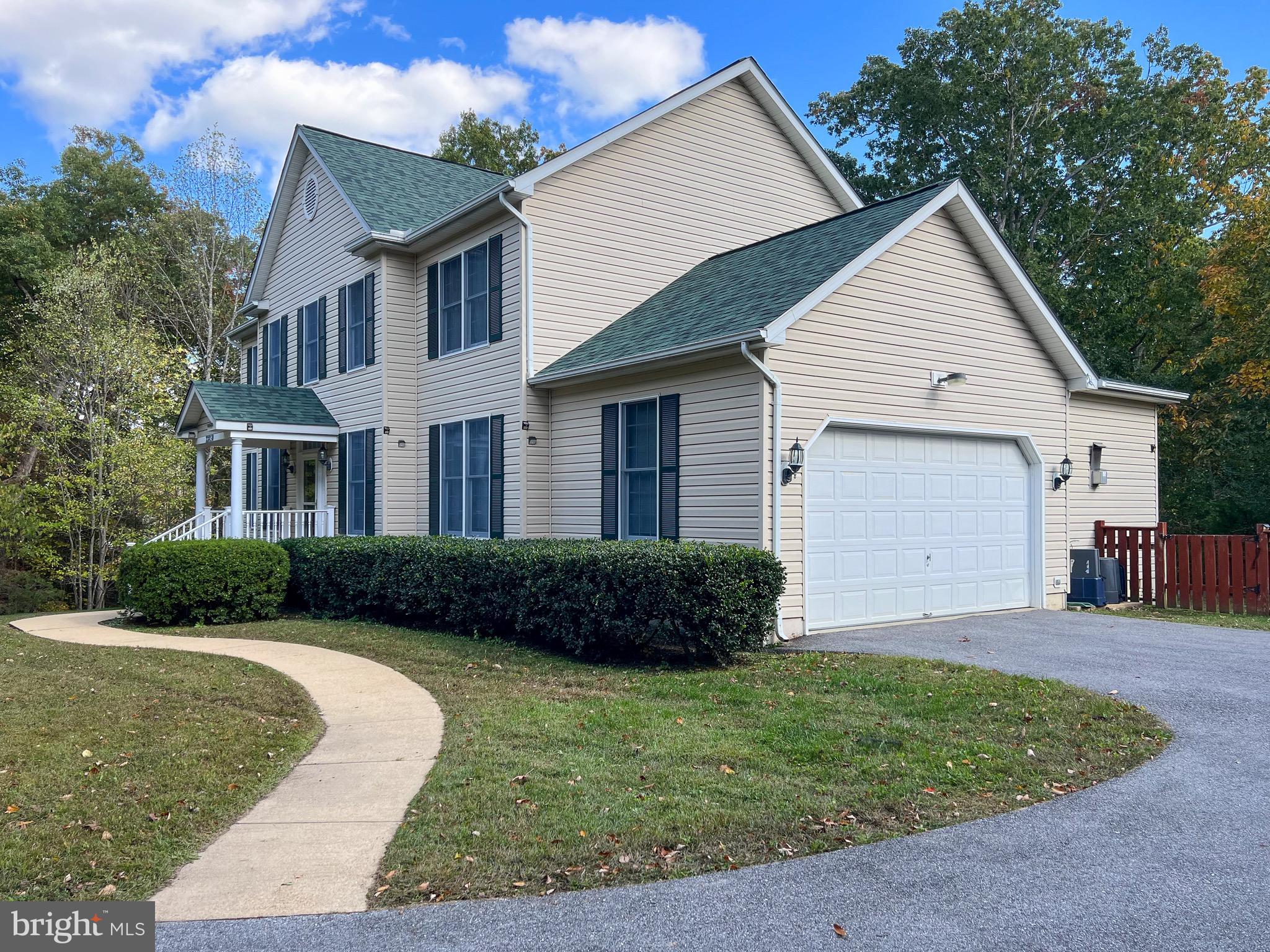 TOWN CREEK MANOR - Residential