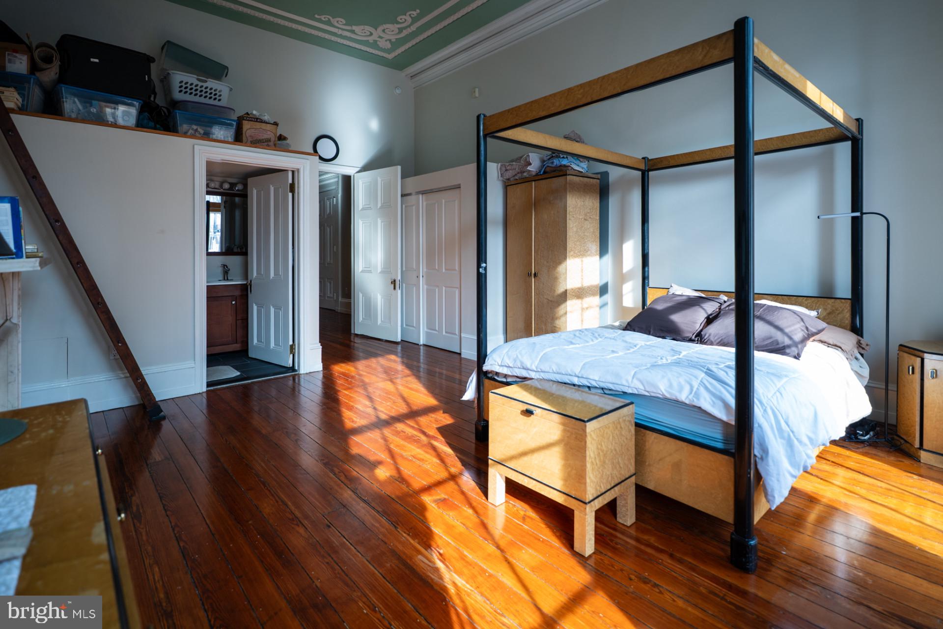 SOCIETY HILL - Residential