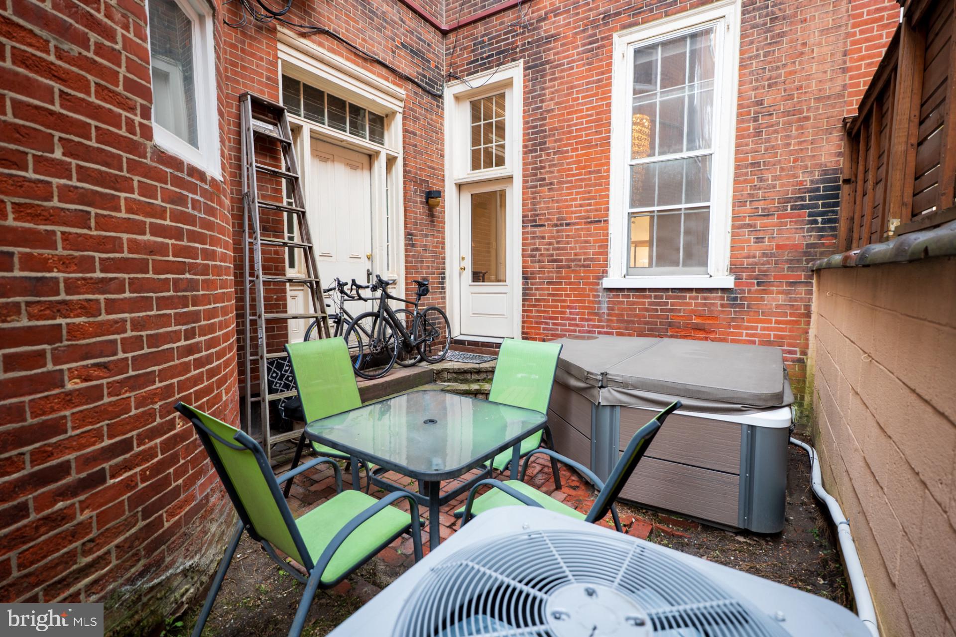 SOCIETY HILL - Residential