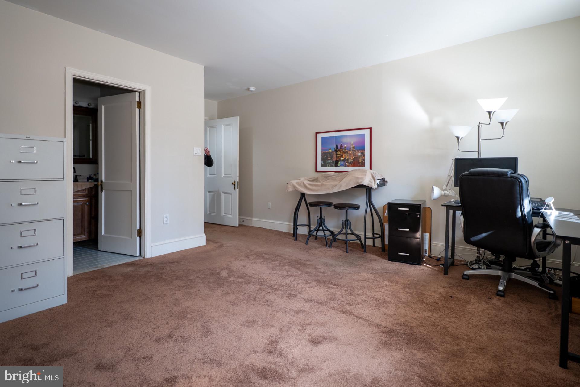 SOCIETY HILL - Residential