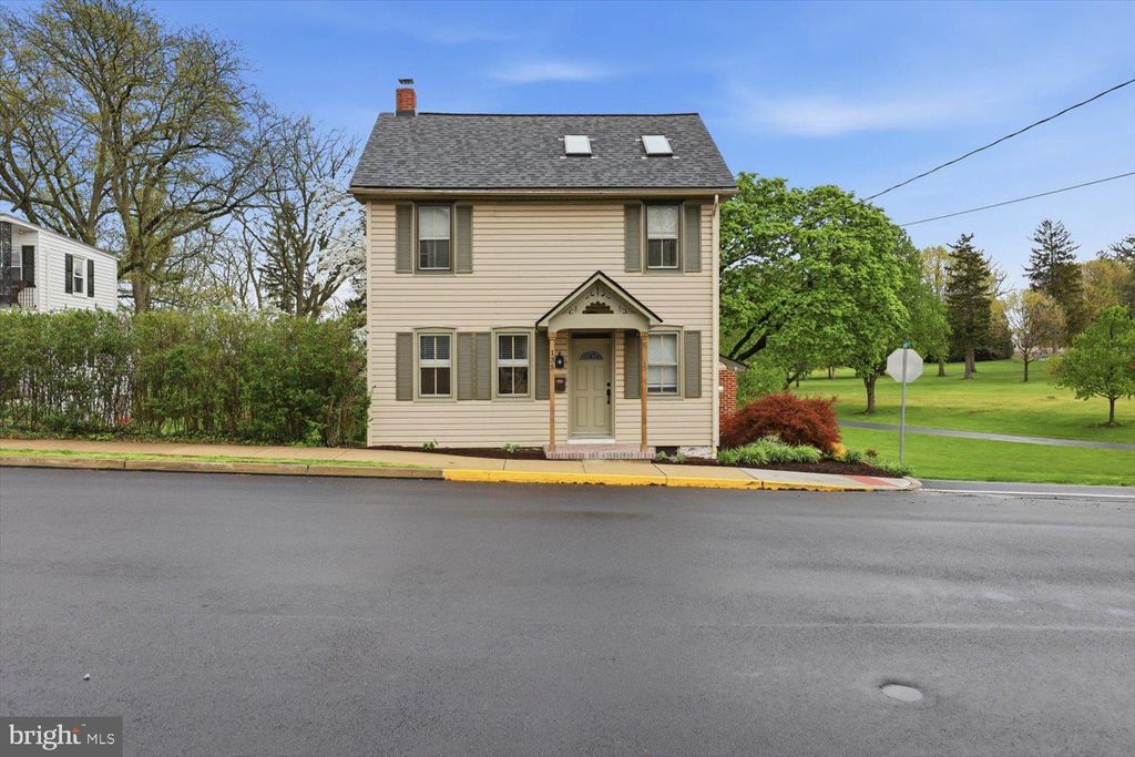 Photo of 135 S Cedar Street, LITITZ, PA 17543 (MLS # PALA2085202)