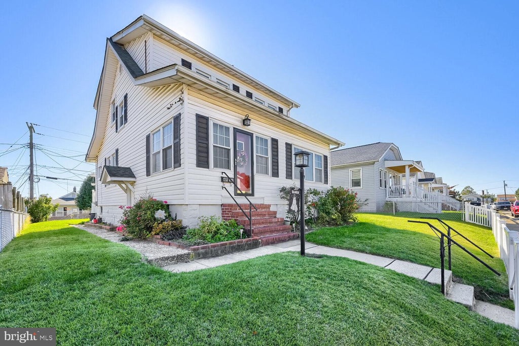 Photo of 6921 Ridgeway Road, DUNDALK, MD 21222 (MLS # MDBC2179422)