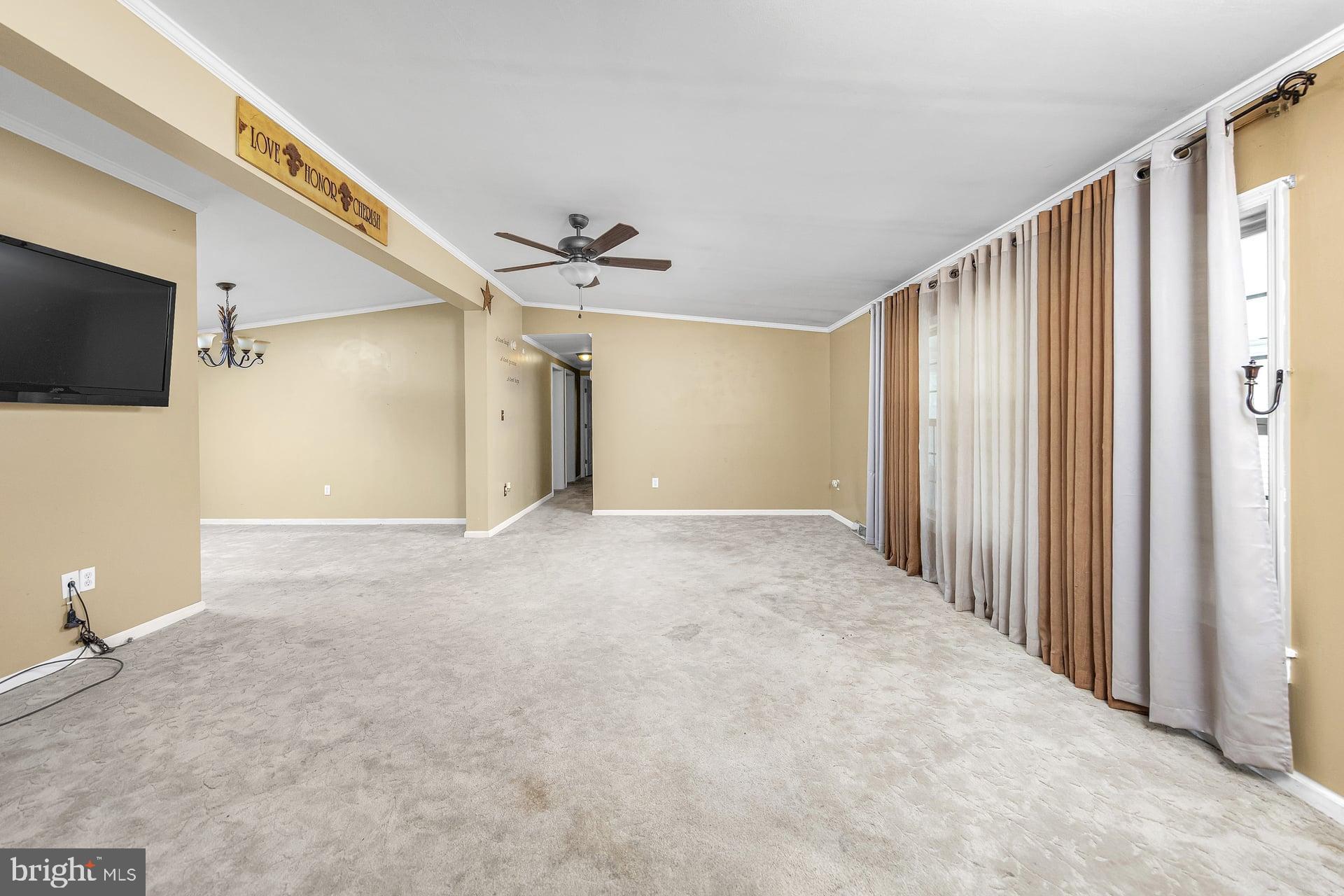 580 EDGEMONT DRIVE