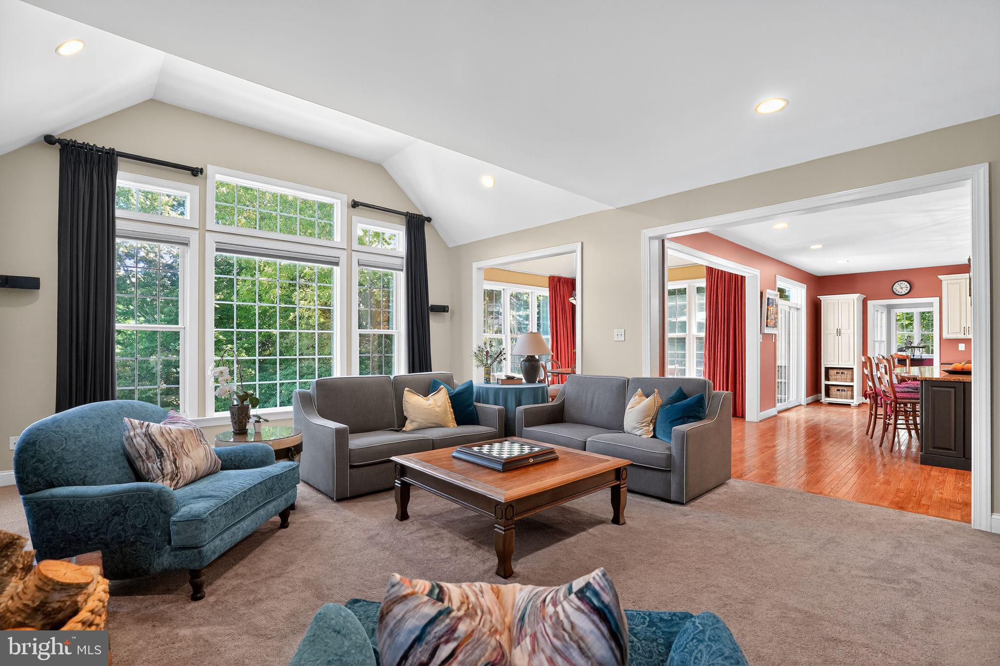 CHANTILLY FARM - Residential