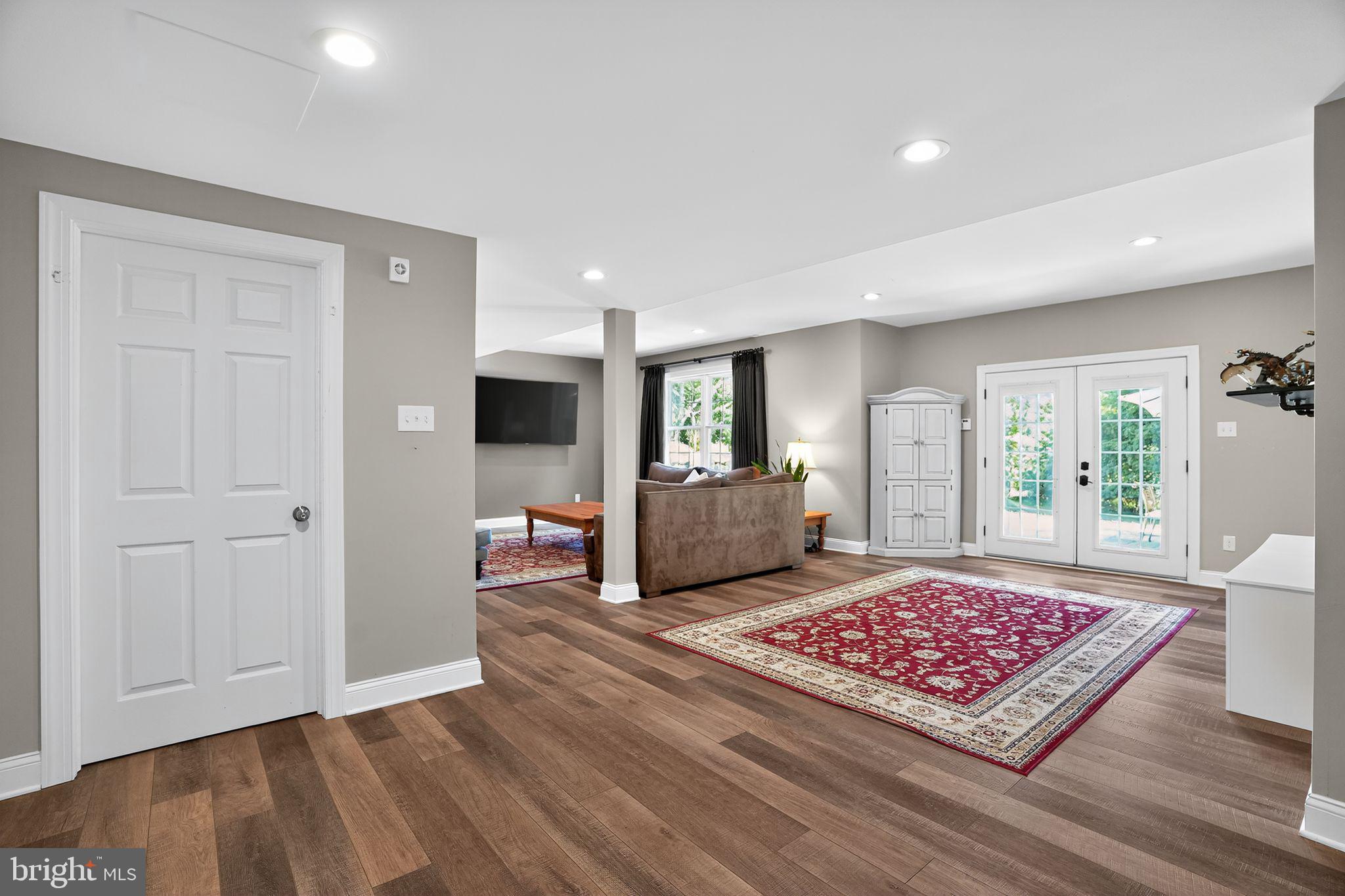 CHANTILLY FARM - Residential