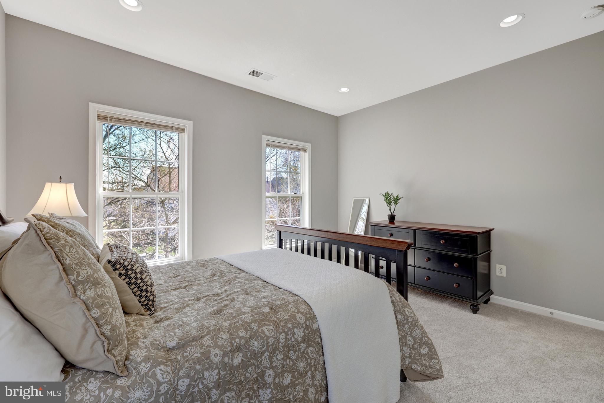 BROADLANDS SOUTH - Residential