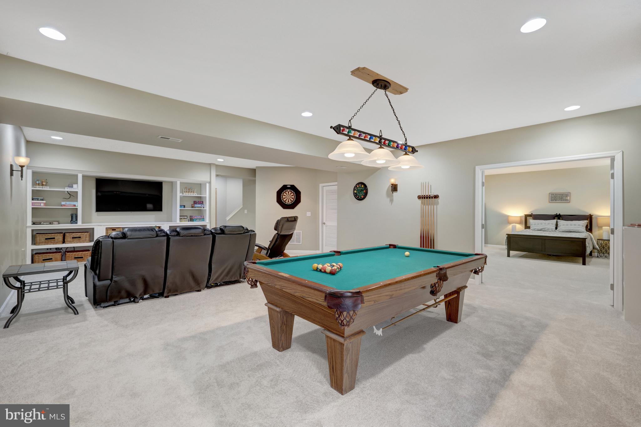 BROADLANDS SOUTH - Residential