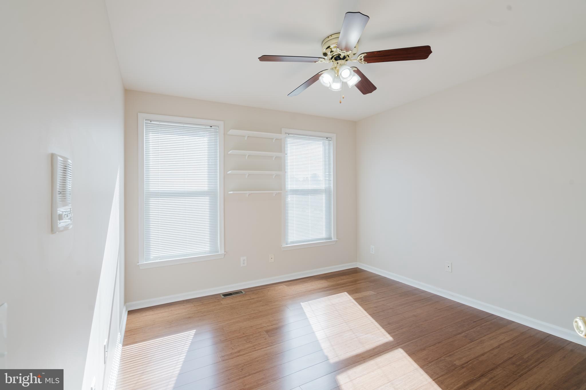 MIDDLE RUN CROSSIN - Residential