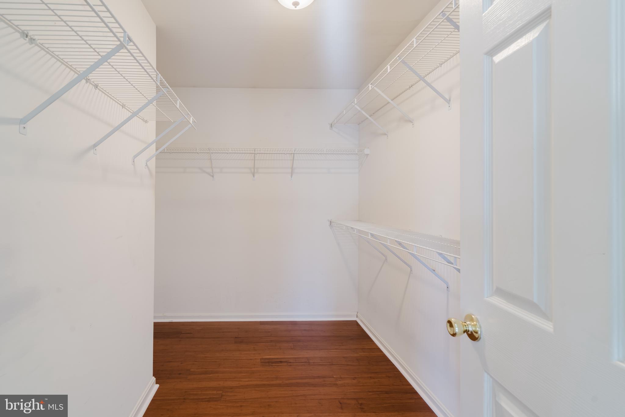 MIDDLE RUN CROSSIN - Residential