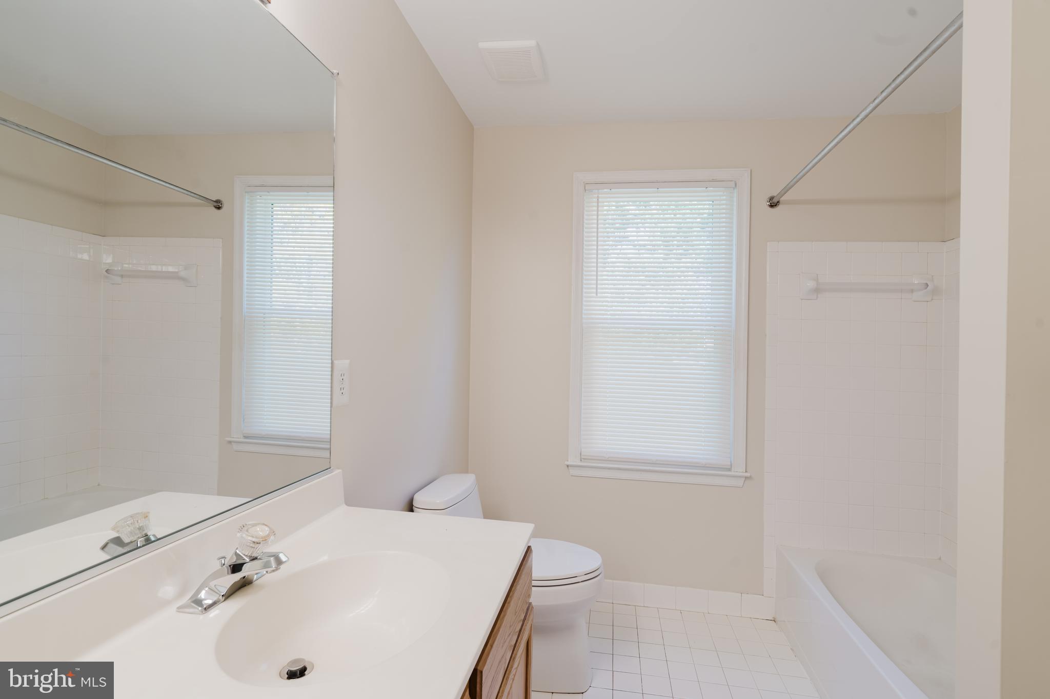 MIDDLE RUN CROSSIN - Residential