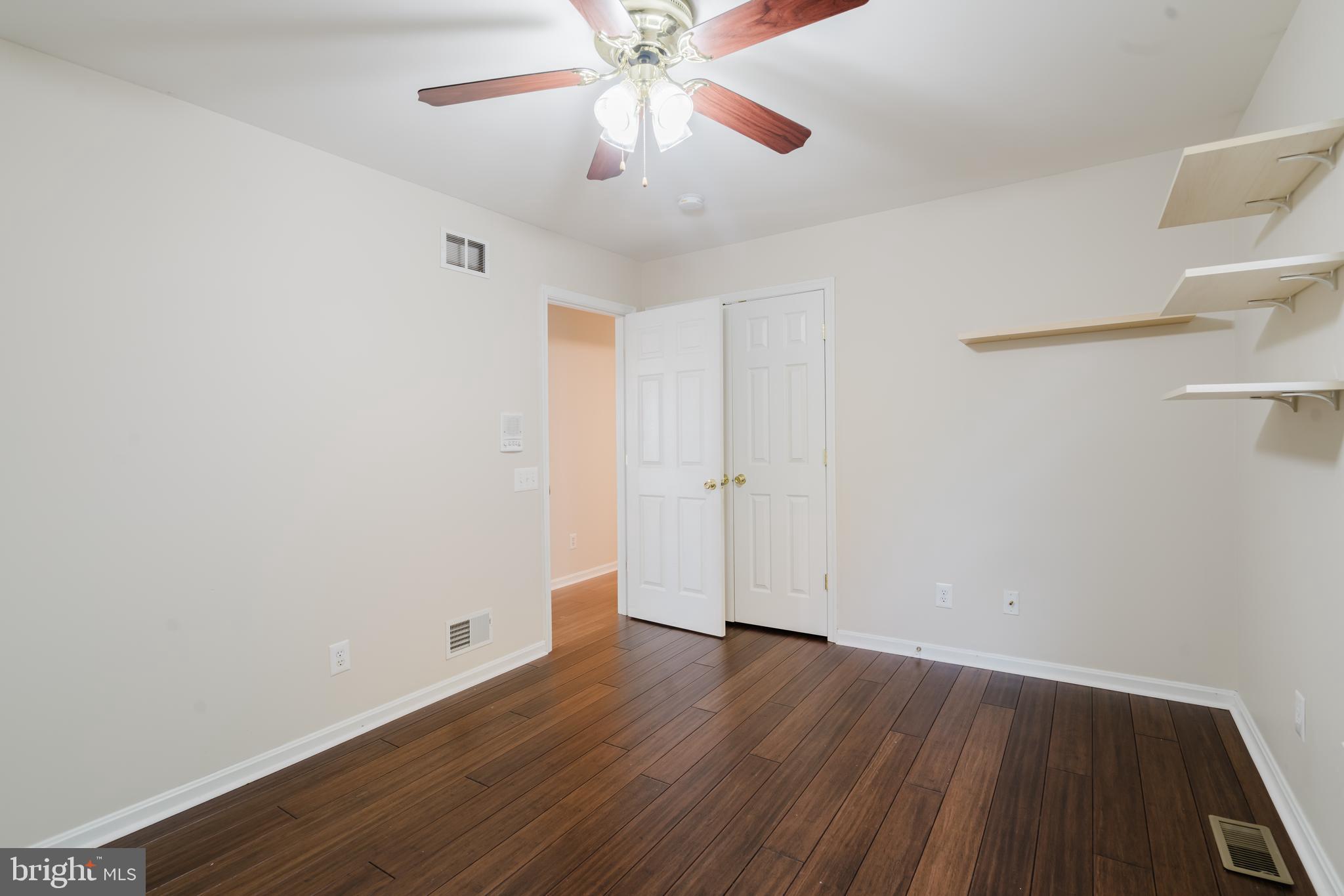 MIDDLE RUN CROSSIN - Residential