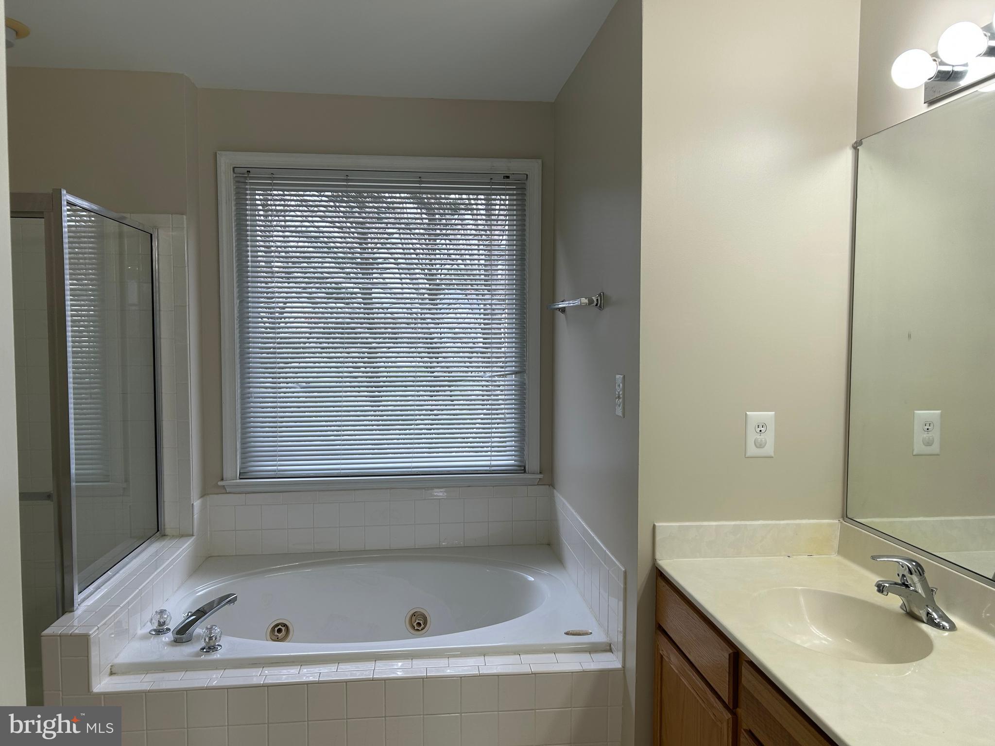 MIDDLE RUN CROSSIN - Residential