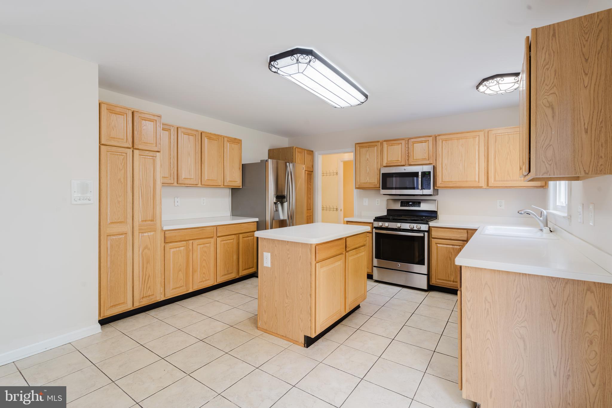 MIDDLE RUN CROSSIN - Residential